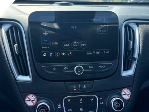 Used 2025 Chevrolet Malibu LT FWD image 14