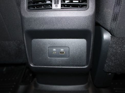 Used 2023 Nissan Rogue SV image 28