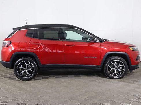 Used 2025 Jeep Compass Limited AWD/4WD image 18