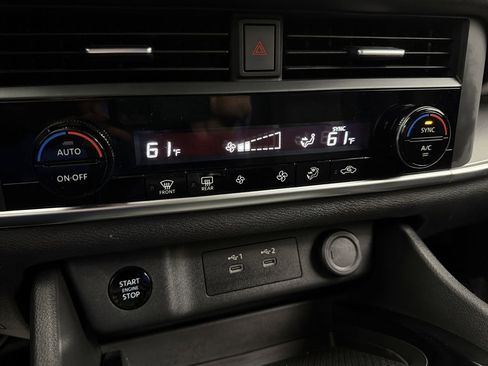 Used 2024 Nissan Rogue SV image 24