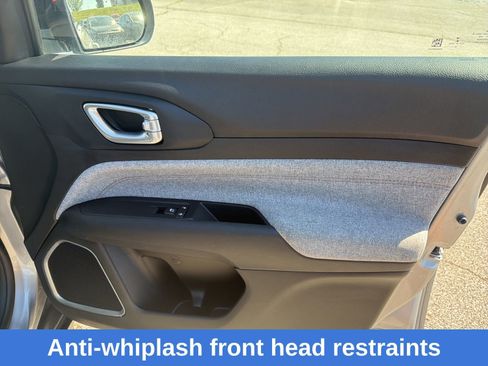 Used 2022 Jeep Compass Latitude image 21