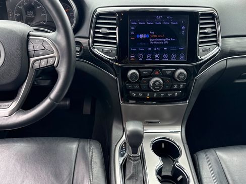 Used 2019 Jeep Grand Cherokee Limited AWD/4WD image 30