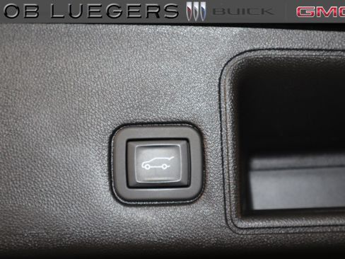 Certified 2022 GMC Terrain SLT w/ Infotainment Package II image 23