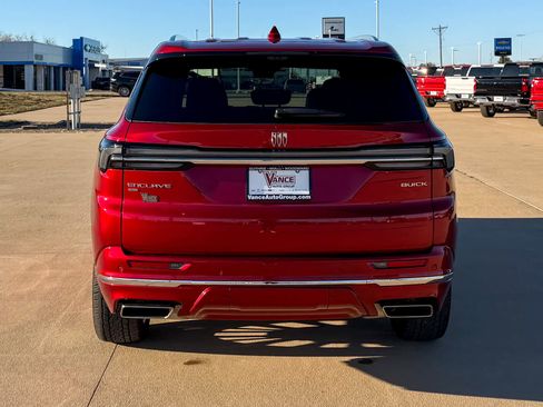 Used 2025 Buick Enclave Avenir w/ Super Cruise Package image 5