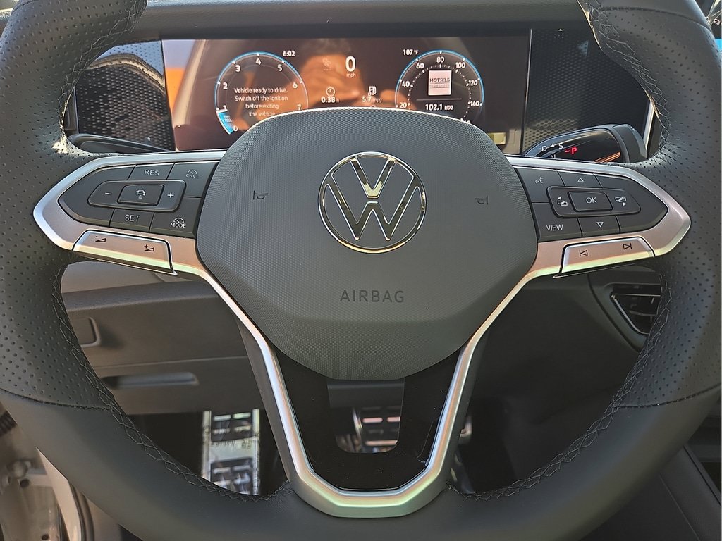 New 2026 Volkswagen Tiguan SE R-Line FWD image 25