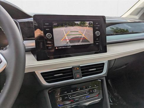 New 2025 Volkswagen Taos SE image 17