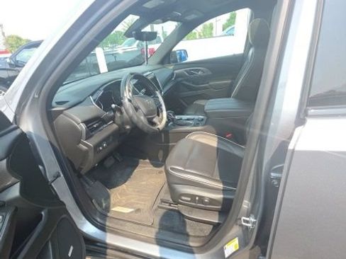 Used 2023 Chevrolet Traverse Premier w/ Redline Edition AWD/4WD image 4