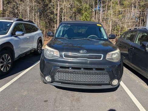Used 2016 Kia Soul + image 2