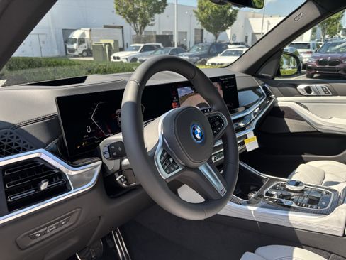 New 2026 BMW X5 xDrive50e w/ Executive Package AWD/4WD image 16