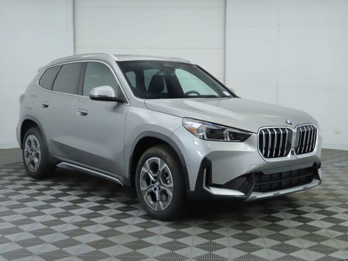 Certified 2025 BMW X1 xDrive28i w/ Premium Package image 4