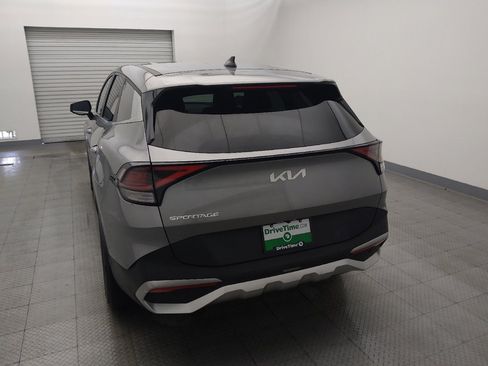 Used 2023 Kia Sportage LX image 6