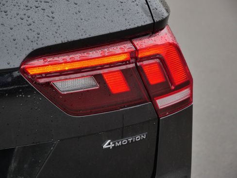 Certified 2022 Volkswagen Tiguan S image 17