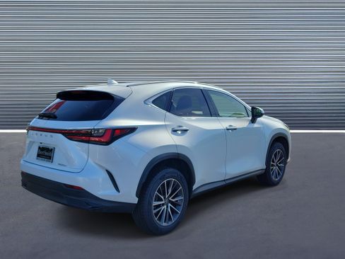 Used 2023 Lexus NX 250 FWD w/ Towing Package (2000 Lbs) image 3