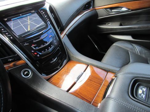 Used 2017 Cadillac Escalade Luxury AWD/4WD image 32