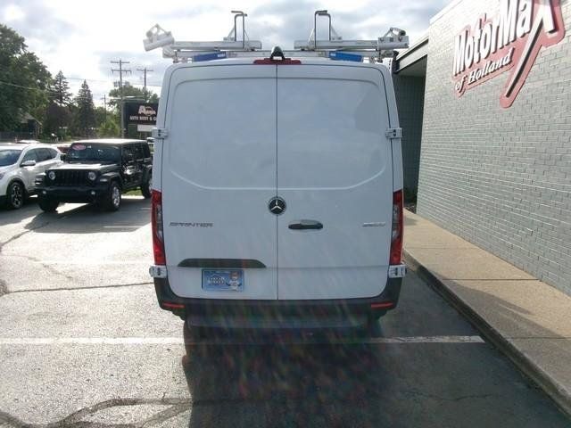 Used 2019 Mercedes-Benz Sprinter 144 w/ Premium Package image 6