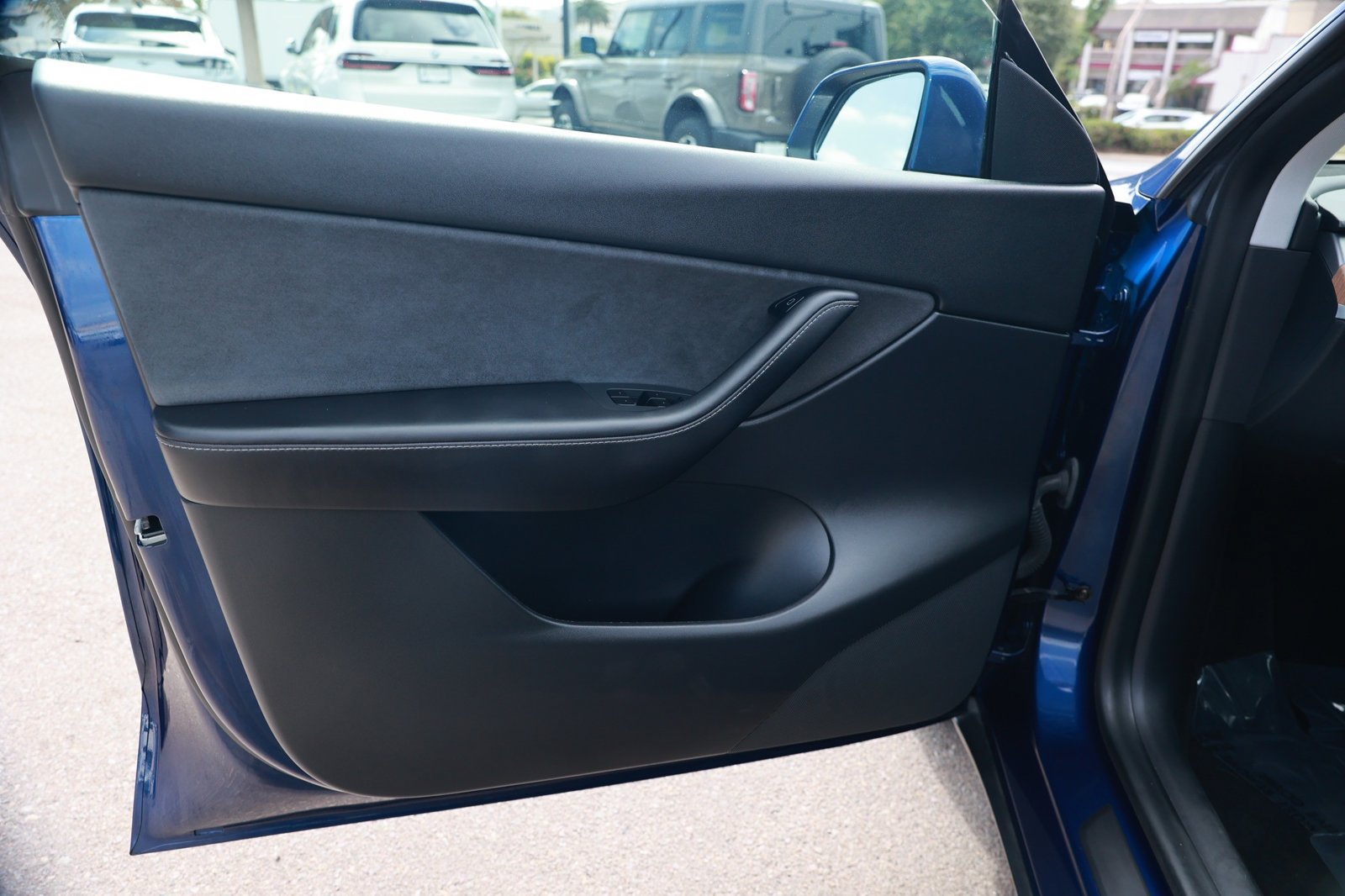 Used 2021 Tesla Model Y Long Range AWD/4WD image 18