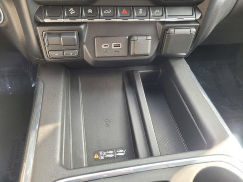 Used 2021 GMC Sierra 1500 AT4 w/ AT4 Preferred Package AWD/4WD image 15