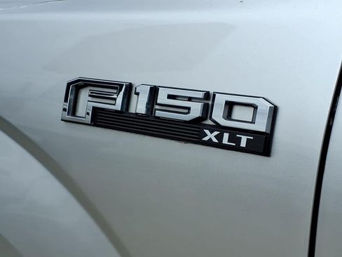 Used 2018 Ford F150 XLT AWD/4WD image 11