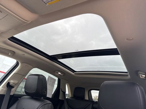 Used 2017 Cadillac XT5 Premium Luxury image 8