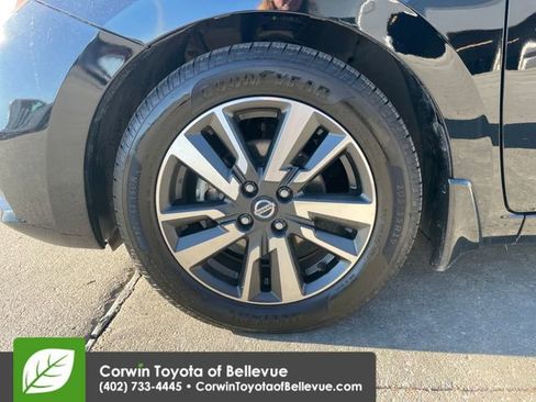 Used 2022 Nissan Versa SV FWD image 26