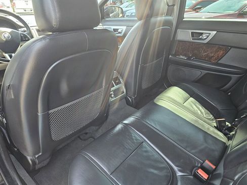 Used 2013 Jaguar XF image 10
