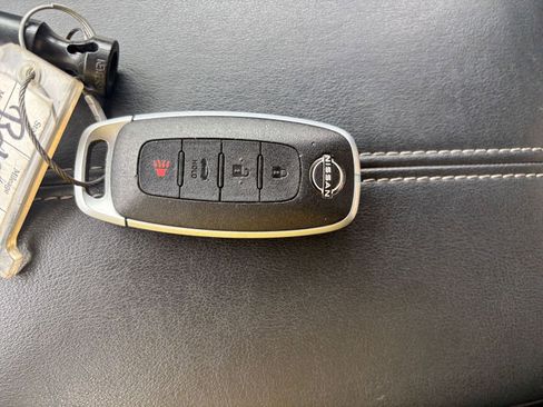 Used 2025 Nissan Sentra SV FWD image 21