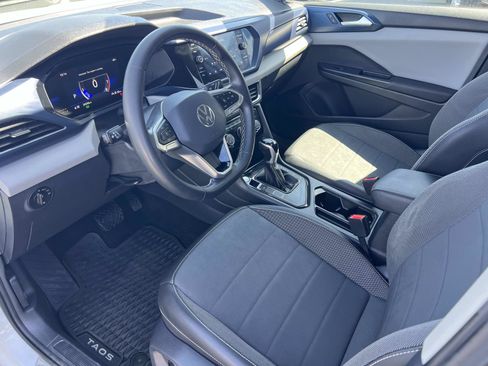 Certified 2023 Volkswagen Taos SE w/ Black Wheel Package FWD image 5