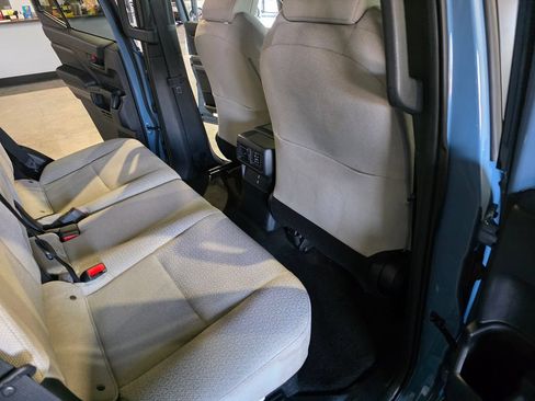 Used 2025 Toyota 4Runner SR5 AWD/4WD image 22