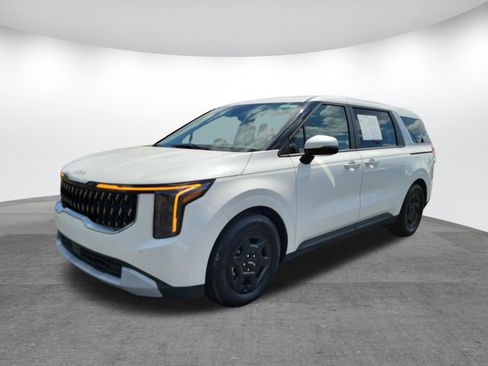 Used 2025 Kia Carnival image 28