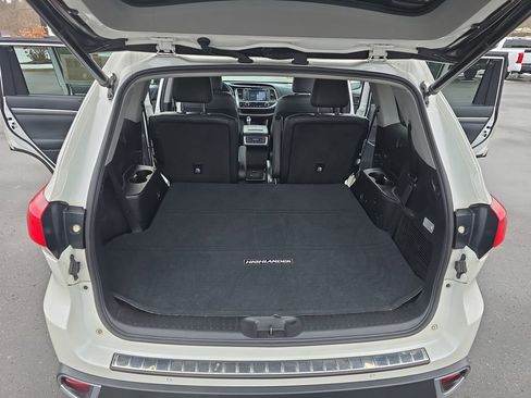 Certified 2019 Toyota Highlander Limited Platinum image 14