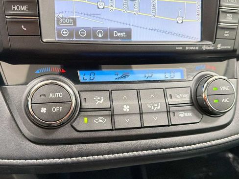 Used 2017 Toyota RAV4 XLE AWD/4WD image 21