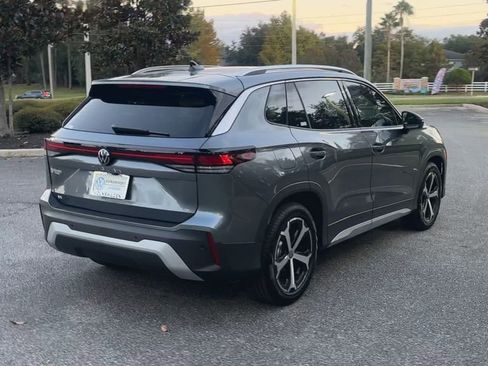 New 2026 Volkswagen Tiguan SE image 8