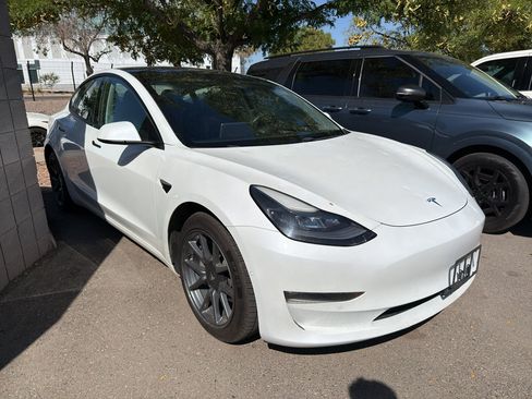 Used 2021 Tesla Model 3 Long Range AWD/4WD image 3