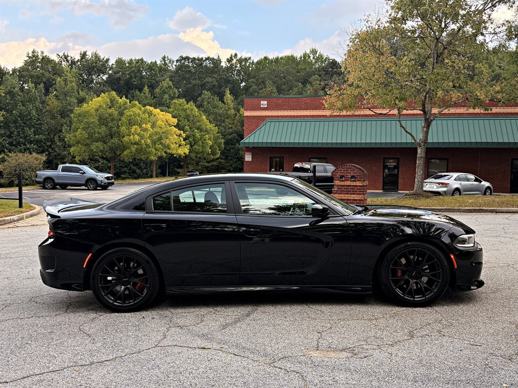 Used 2017 Dodge Charger R/T Scat Pack RWD image 4