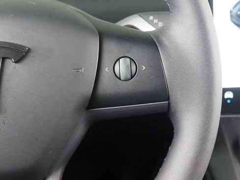Used 2025 Tesla Model Y AWD image 22
