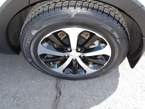 Used 2016 Kia Sorento EX w/ EX Premium Package AWD/4WD image 24