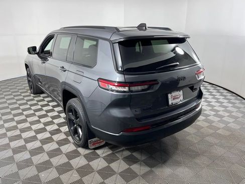 Used 2023 Jeep Grand Cherokee L Laredo image 5