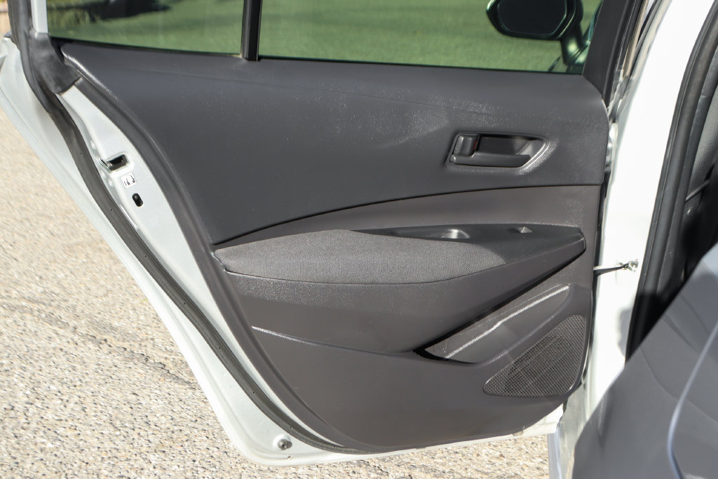 Used 2022 Toyota Corolla LE FWD image 32