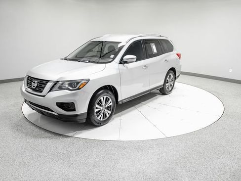 Used 2020 Nissan Pathfinder S AWD/4WD image 34
