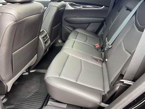 Certified 2025 Cadillac XT5 Premium Luxury w/ Technology Package AWD/4WD image 12