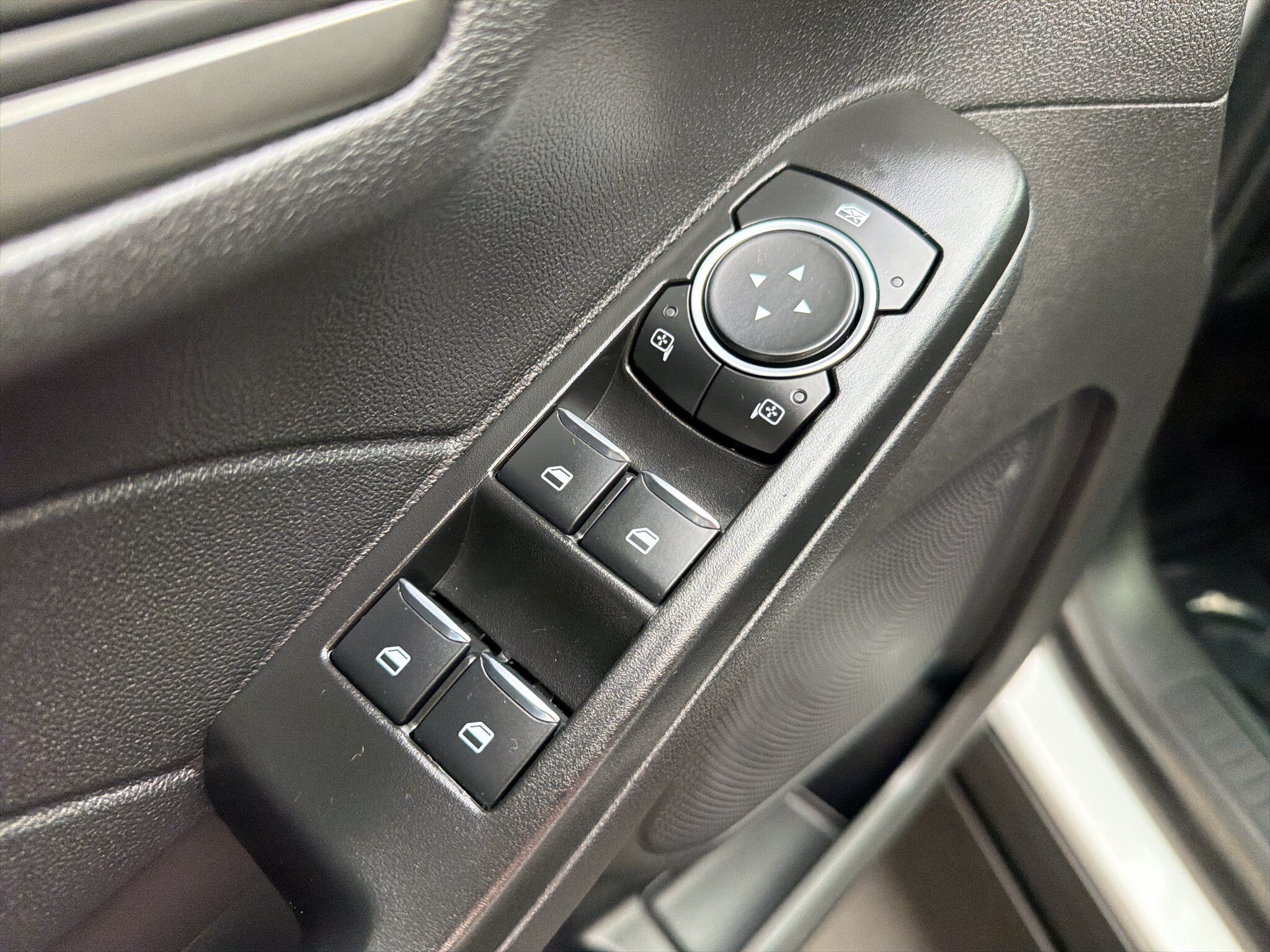 Certified 2025 Ford Escape Active AWD/4WD image 15