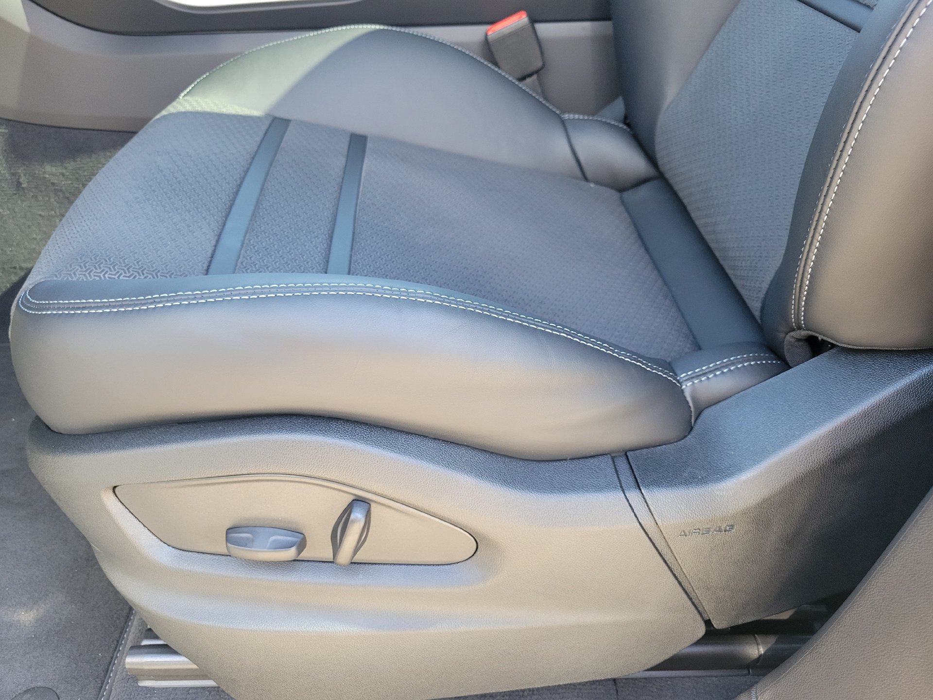 New 2026 Porsche Cayenne GTS AWD/4WD image 26