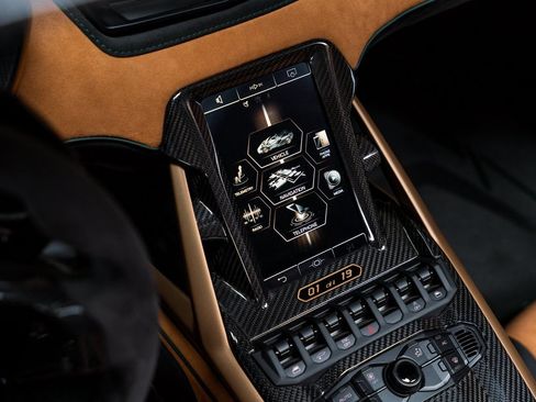 Used 2021 Lamborghini Sian Roadster AWD/4WD image 39