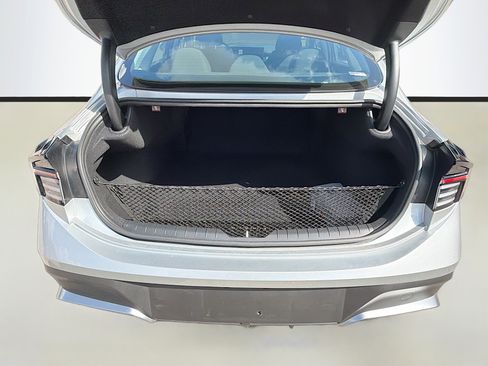 Used 2025 Hyundai Sonata SE image 12