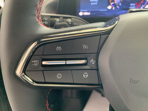 New 2026 Chevrolet Traverse RS w/ LPO, Floor Liner Package FWD image 21