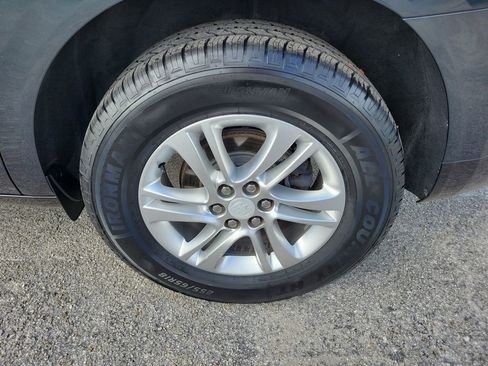 Used 2019 Buick Enclave Essence FWD image 7