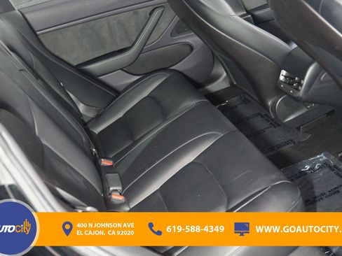 Used 2019 Tesla Model 3 Standard Range image 13