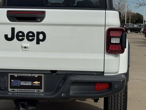 Used 2022 Jeep Gladiator Sport image 6