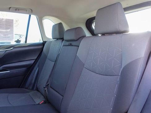 Certified 2020 Toyota RAV4 XLE w/ Convenience Package image 32