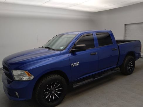 Used 2017 RAM 1500 Express AWD/4WD image 3